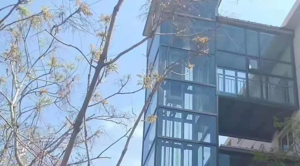 Лифт для установки в старых зданиях.2